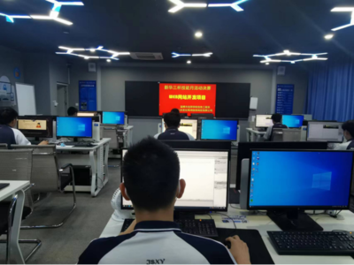 練專業技能展學生風采——信息工程系技能競賽決賽精彩上演